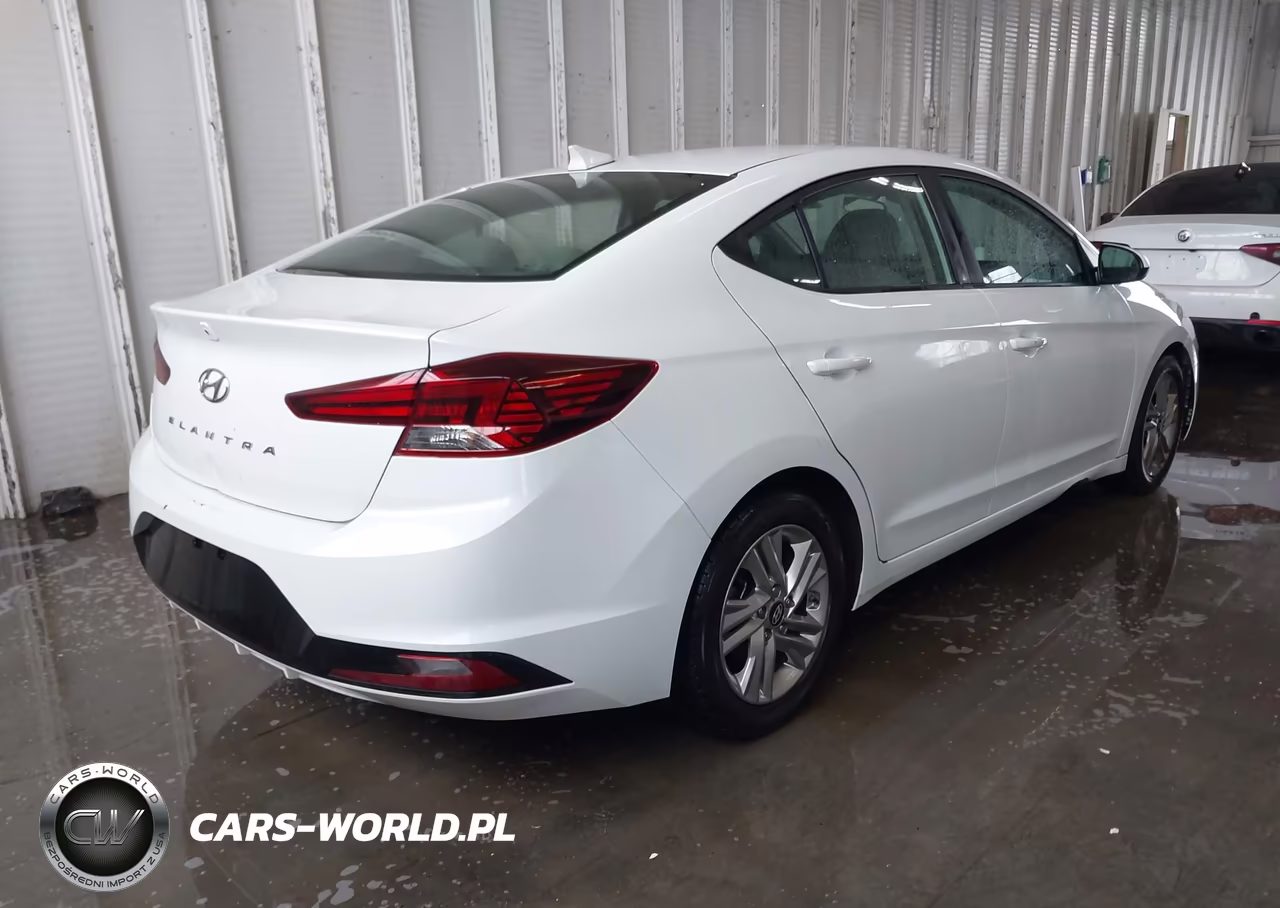 2019 Hyundai Elantra Sel VIN:5NPD84LF1KH423614 - 4