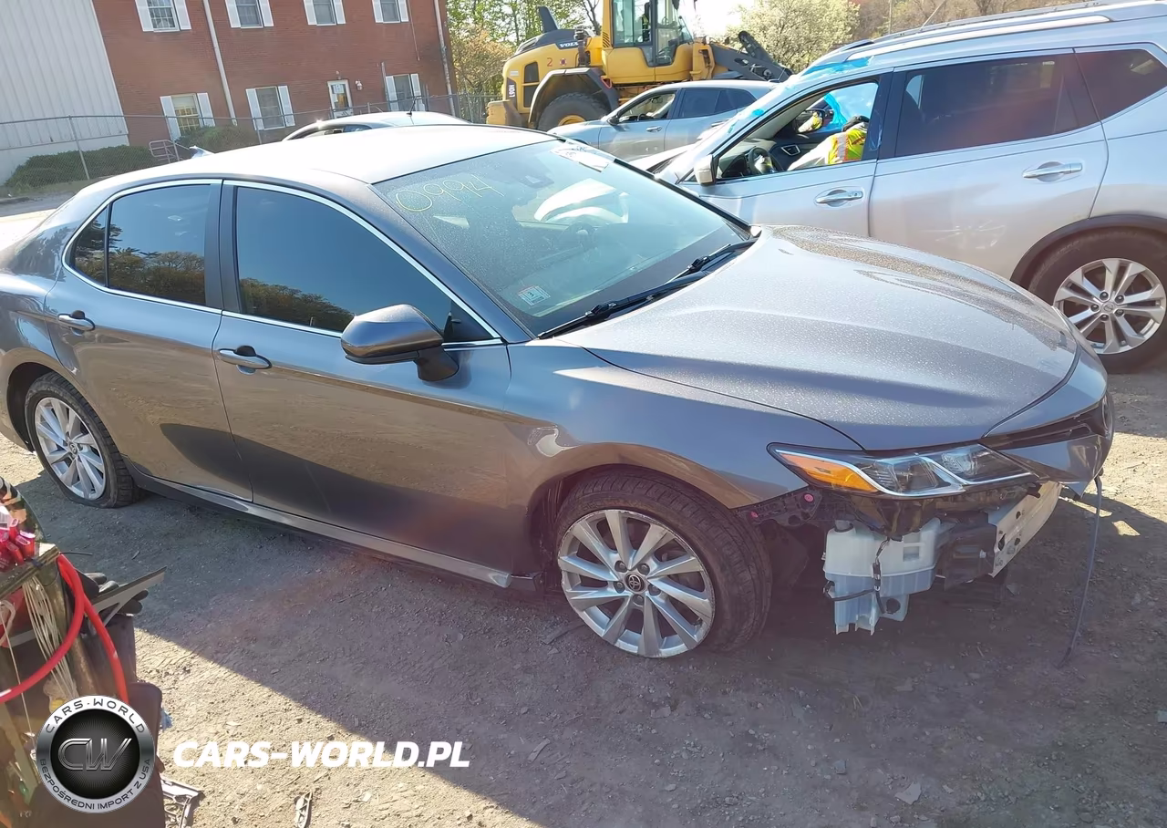 2021 Toyota Camry Le – zdjęcie 1 z 16