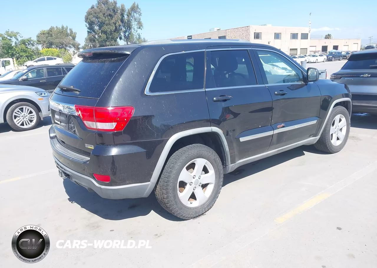 2011 Jeep Grand Cherokee Laredo VIN:1J4RR4GG8BC675033 - 4