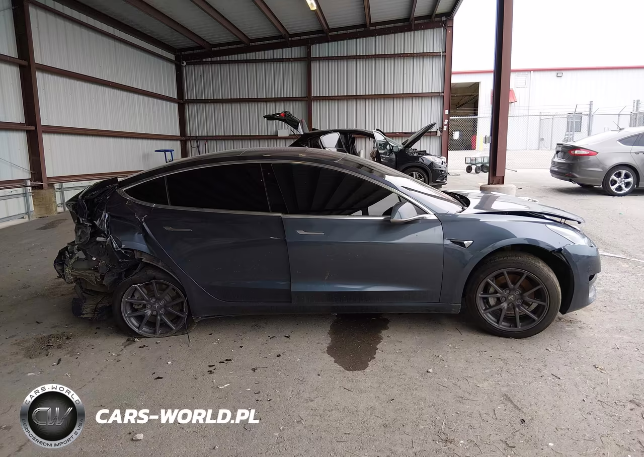 2018 Tesla Model 3 Long Range-Mid Range VIN:5YJ3E1EA1JF032786 - 12