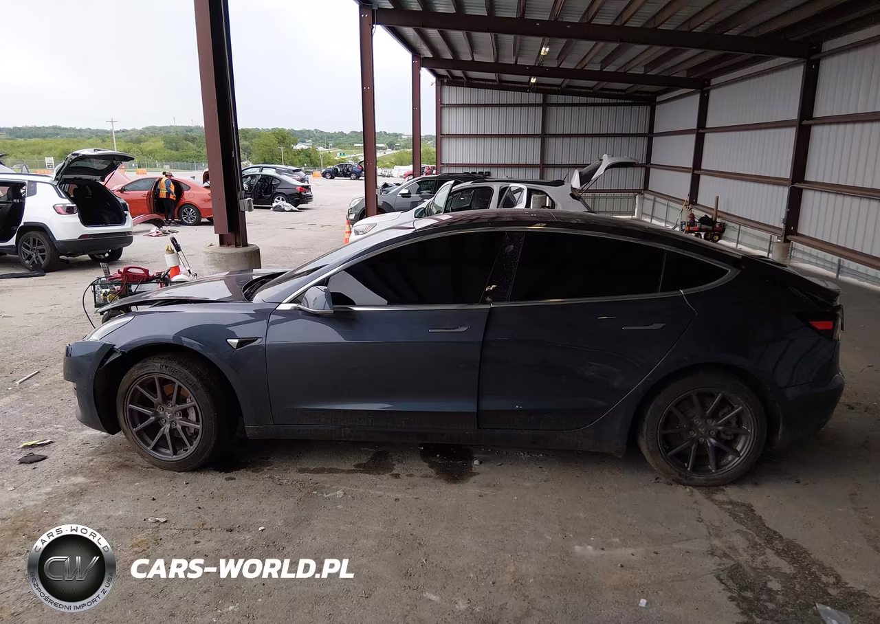 2018 Tesla Model 3 Long Range-Mid Range VIN:5YJ3E1EA1JF032786 - 13