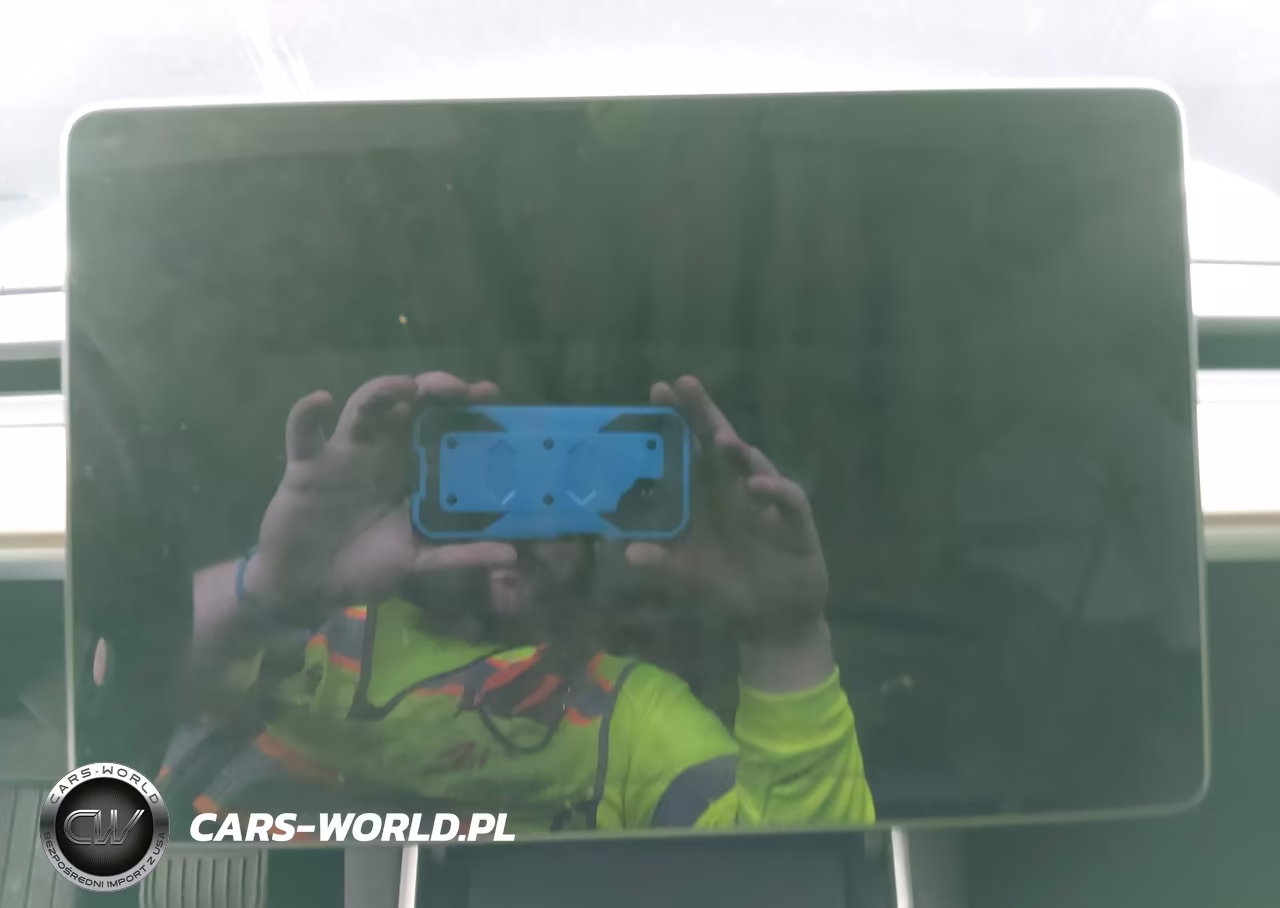 2018 Tesla Model 3 Long Range-Mid Range VIN:5YJ3E1EA1JF032786 - 14