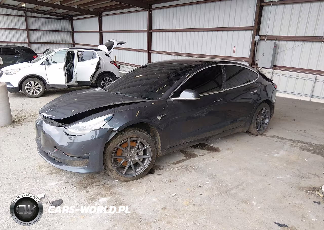 2018 Tesla Model 3 Long Range-Mid Range VIN:5YJ3E1EA1JF032786 - 2