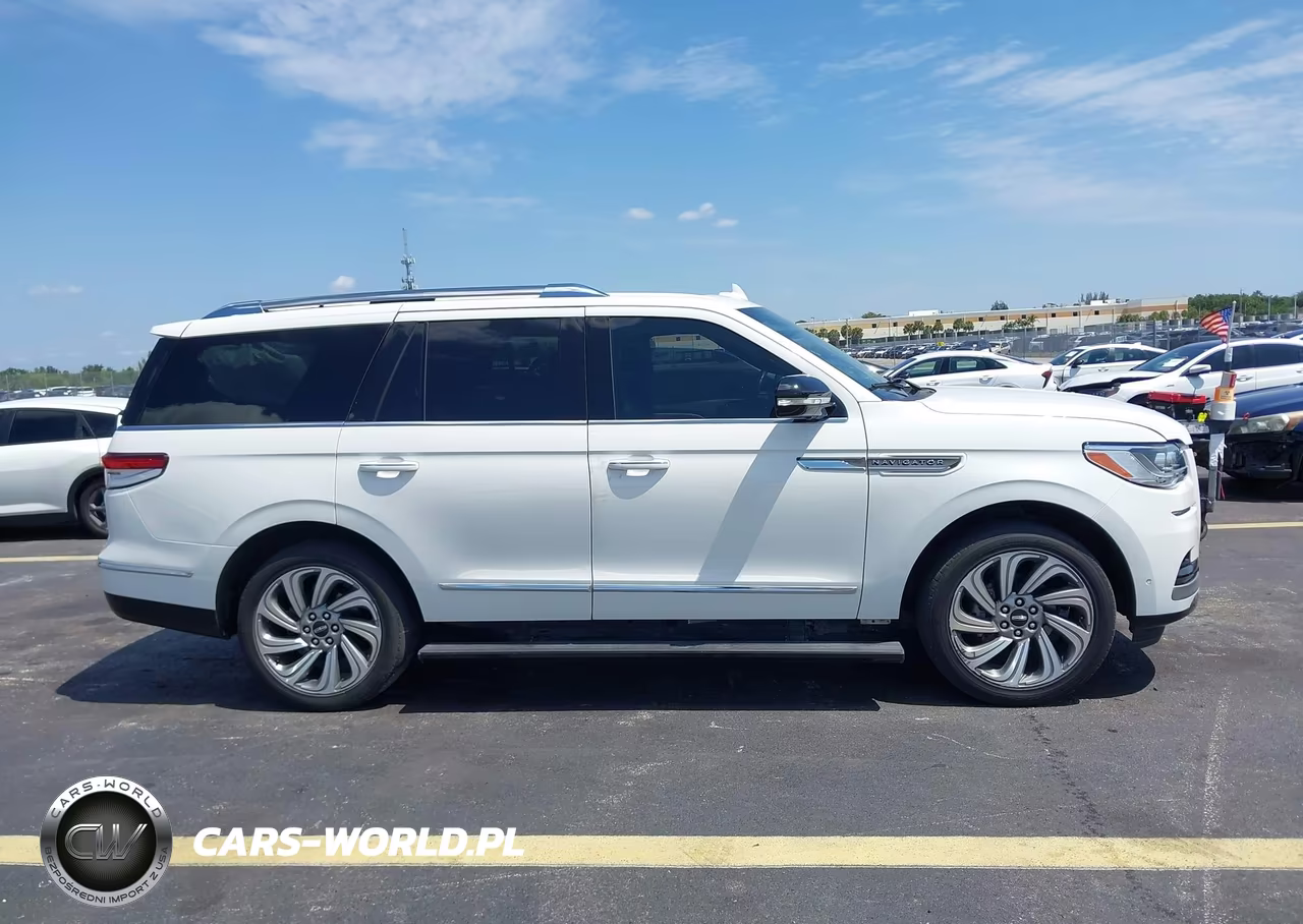 2023 Lincoln Navigator Reserve VIN:5LMJJ2KG8PEL01726 - 13