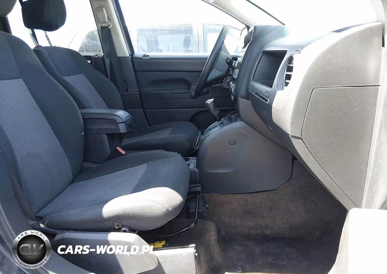 2014 Jeep Compass Sport VIN:1C4NJCBB8ED754461 - 5