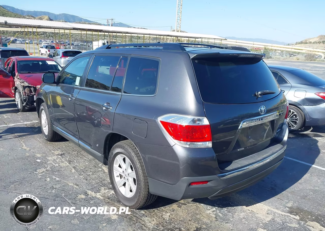 2012 Toyota Highlander Base V6 VIN:5TDBK3EHXCS111899 - 3