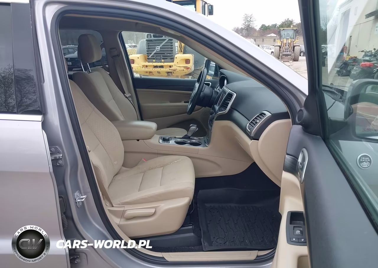 2019 Jeep Grand Cherokee Laredo E 4X4 VIN:1C4RJFAG4KC544604 - 5