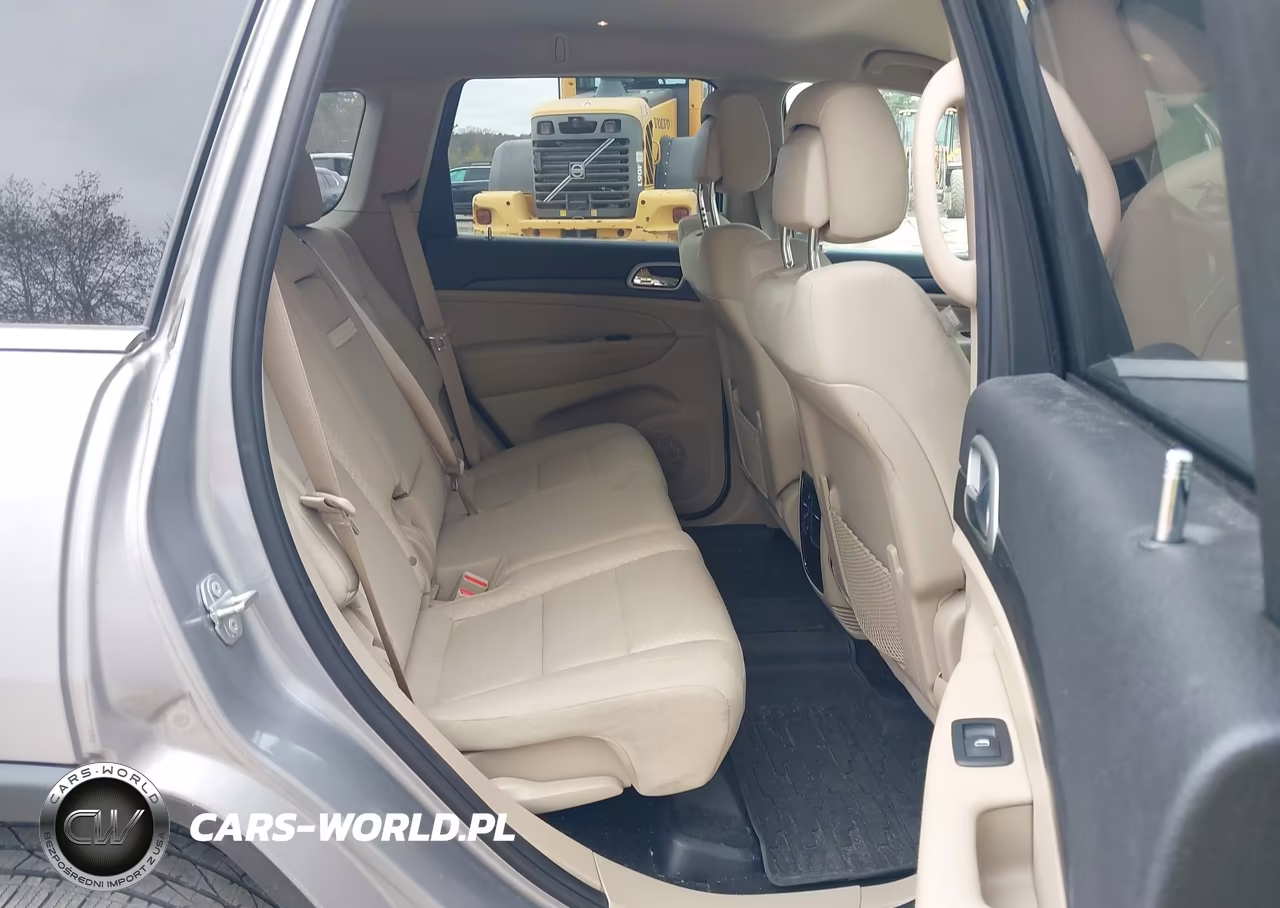 2019 Jeep Grand Cherokee Laredo E 4X4 VIN:1C4RJFAG4KC544604 - 8