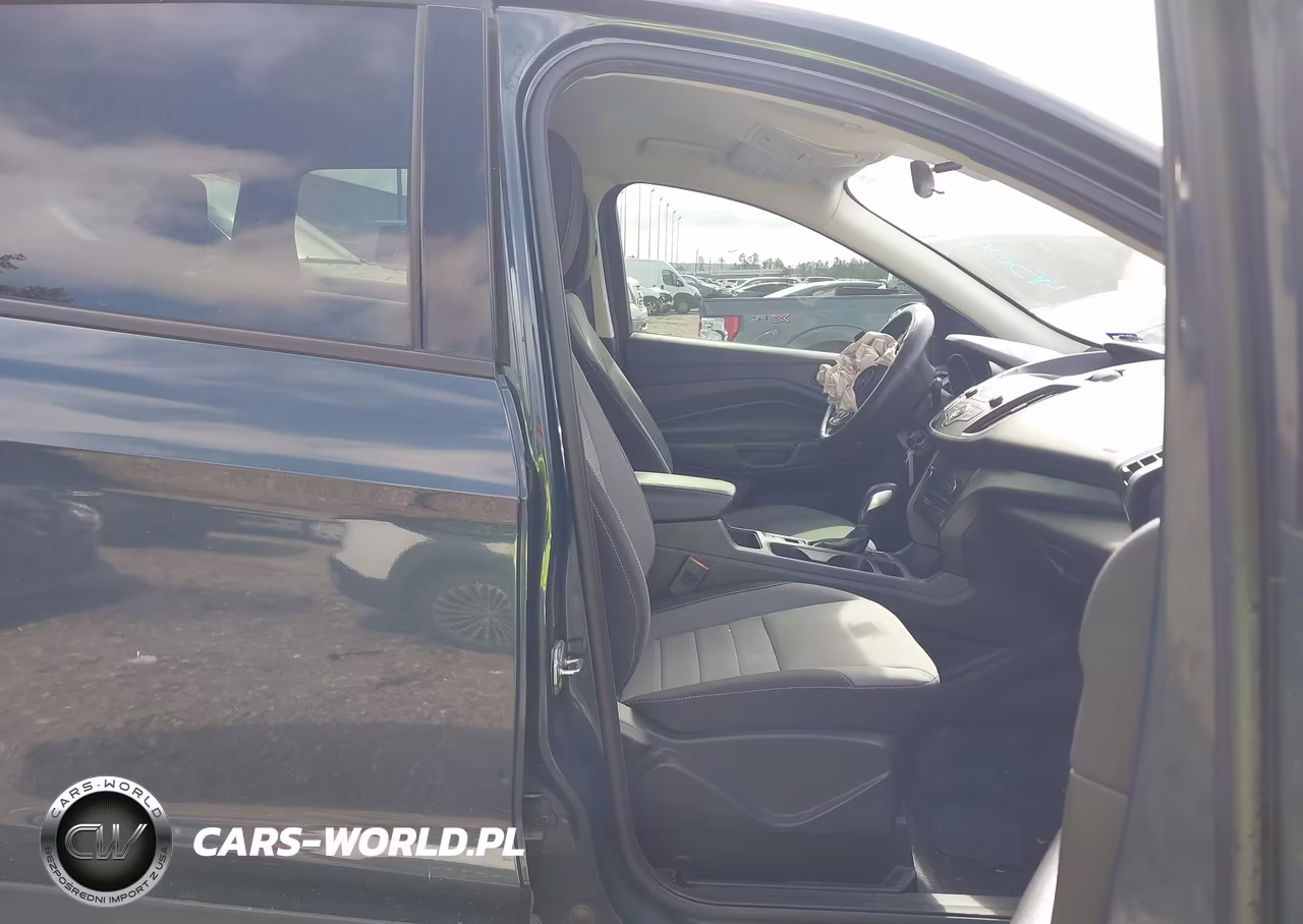 2019 Ford Escape S VIN:1FMCU0F79KUC25417 - 5