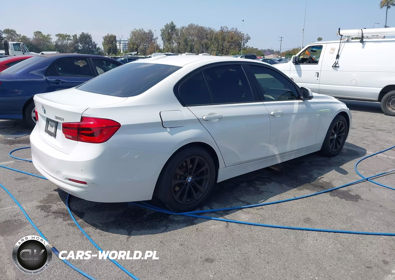2016 BMW 320I VIN:WBA8E1G50GNU10707 - 4