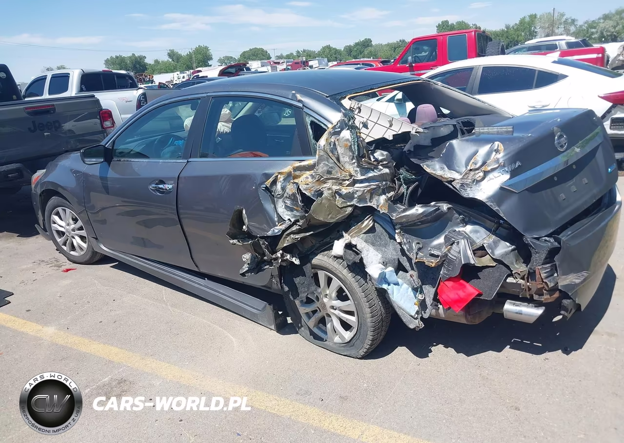 2014 Nissan Altima 2.5 S VIN:1N4AL3APXEC429084 - 3
