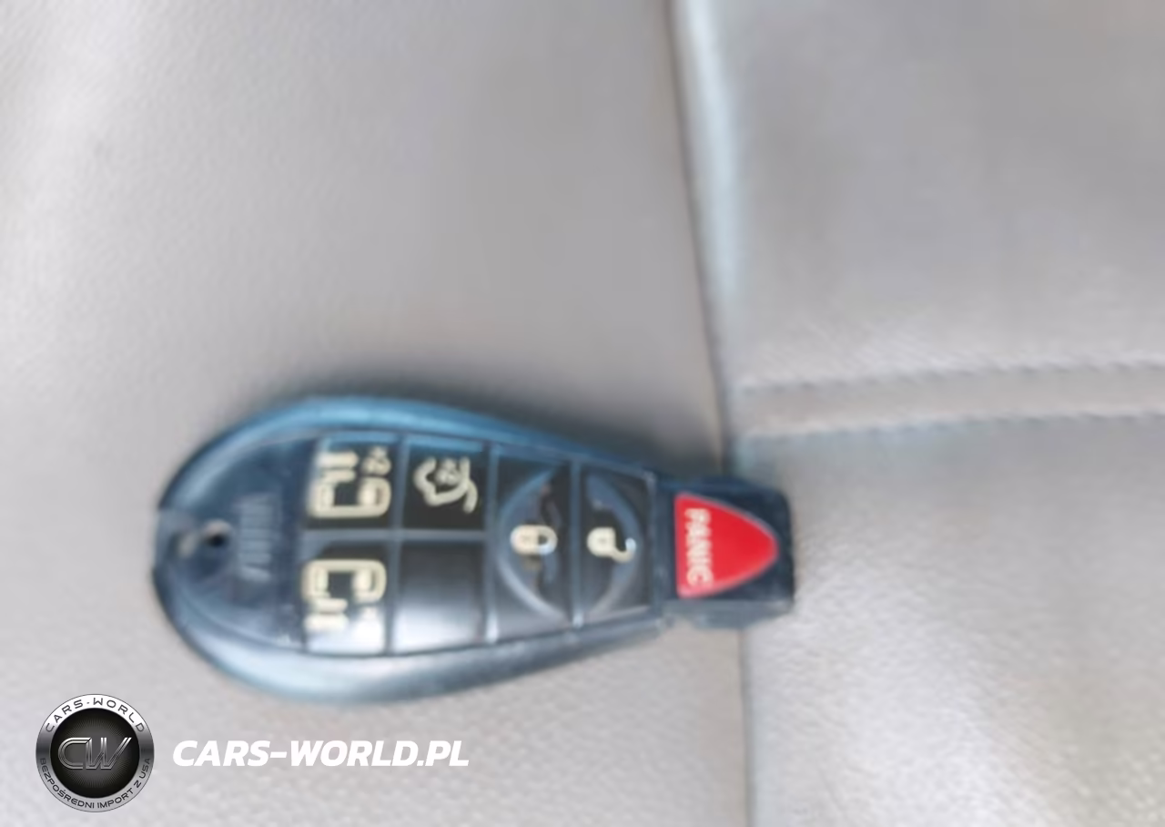 2015 Chrysler Town & Country Touring VIN:2C4RC1BG3FR565226 - 11