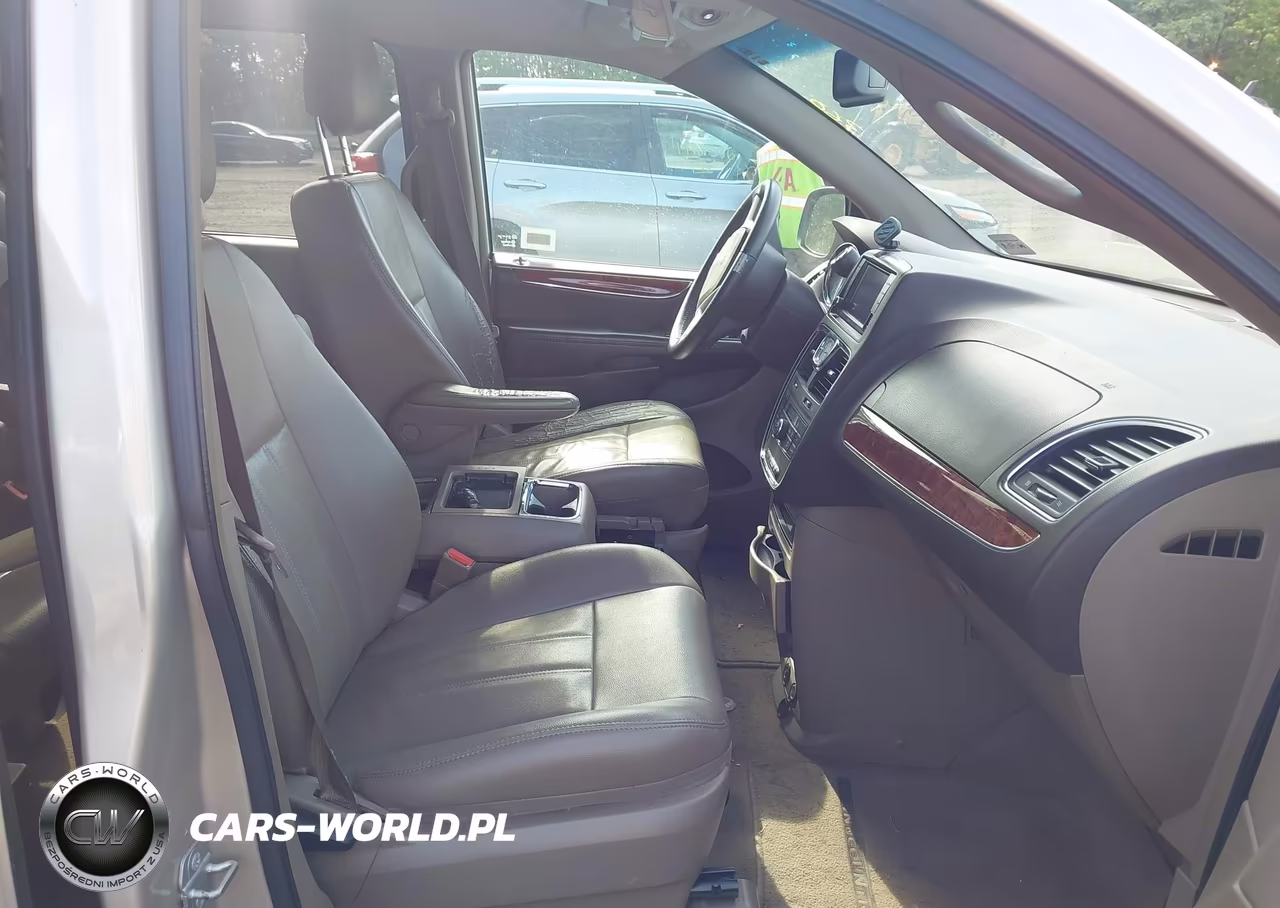 2015 Chrysler Town & Country Touring VIN:2C4RC1BG3FR565226 - 5