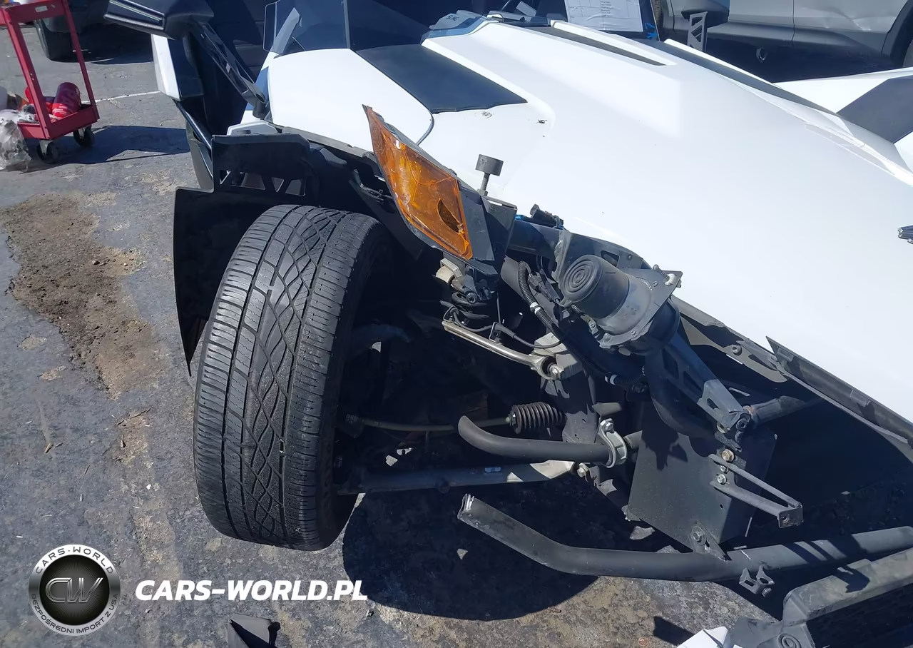 2019 Polaris Slingshot VIN:57XAASFA9K8135731 - 17
