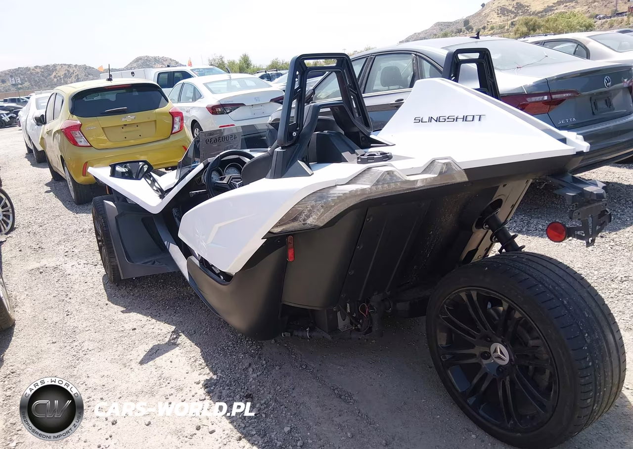 2019 Polaris Slingshot VIN:57XAASFA9K8135731 - 3