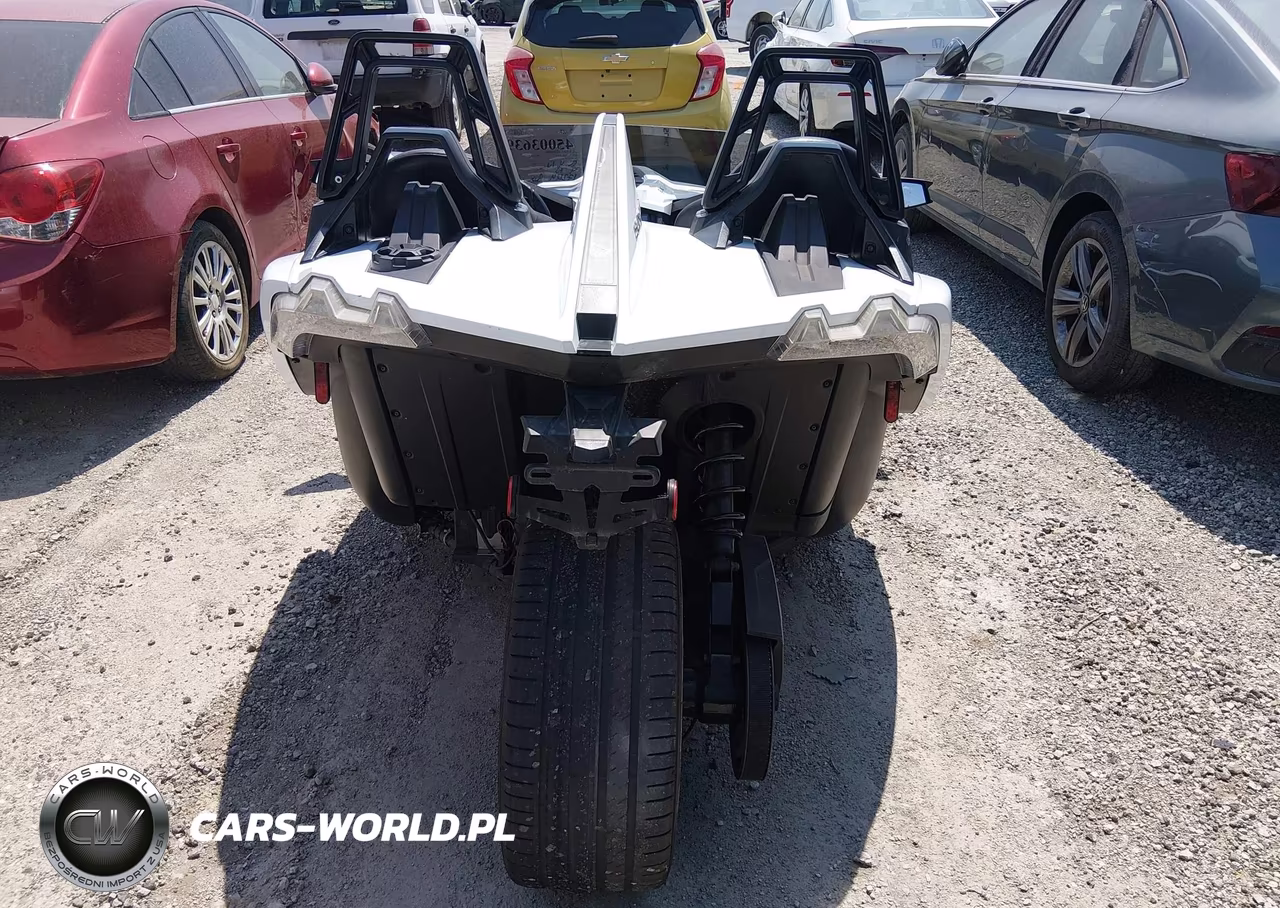 2019 Polaris Slingshot VIN:57XAASFA9K8135731 - 6