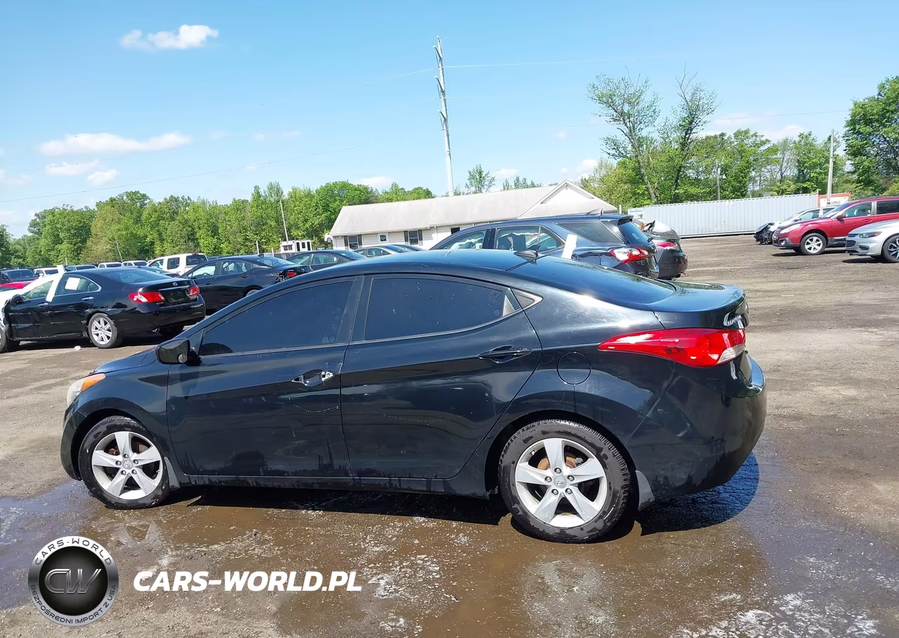 2013 Hyundai Elantra Gls VIN:5NPDH4AE6DH278793 - 13