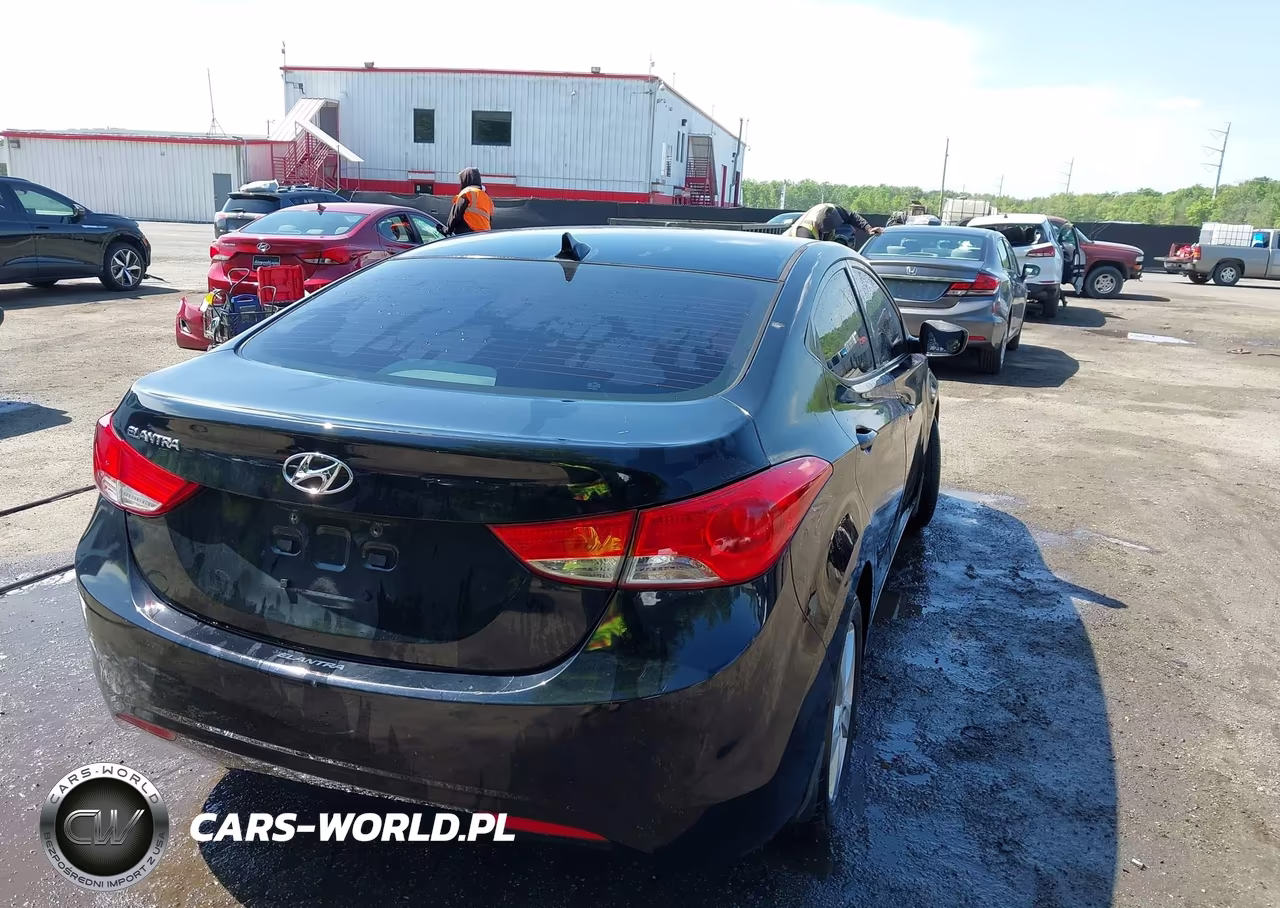 2013 Hyundai Elantra Gls VIN:5NPDH4AE6DH278793 - 4