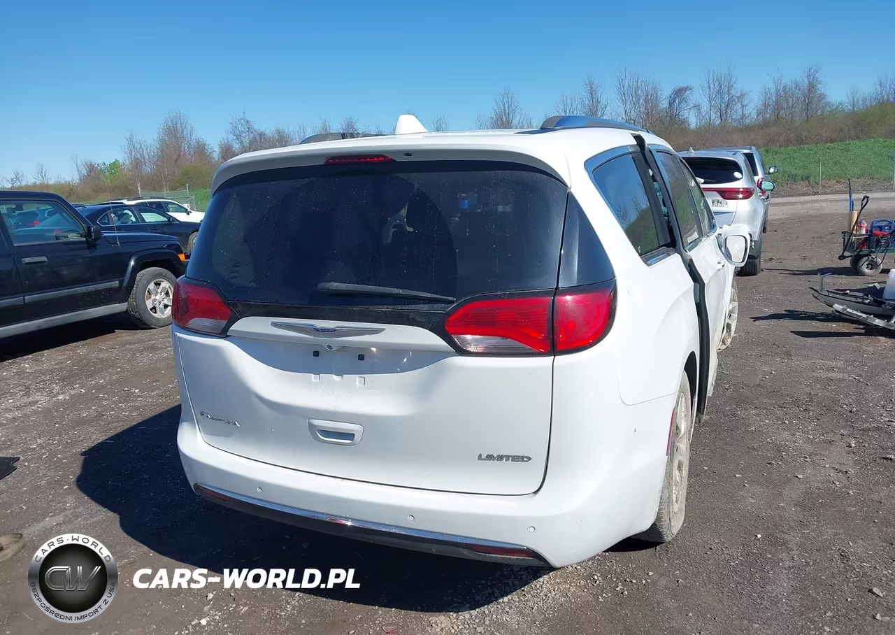 2019 Chrysler Pacifica Limited VIN:2C4RC1GG1KR731553 - 16