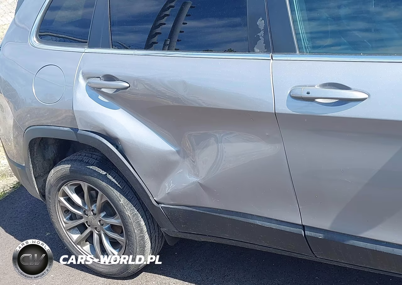 2019 Jeep Cherokee Latitude Plus Fwd VIN:1C4PJLLB3KD226264 - 17