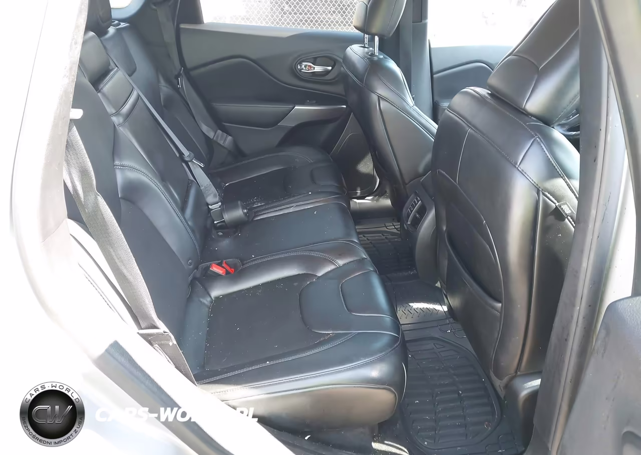 2019 Jeep Cherokee Latitude Plus Fwd VIN:1C4PJLLB3KD226264 - 8