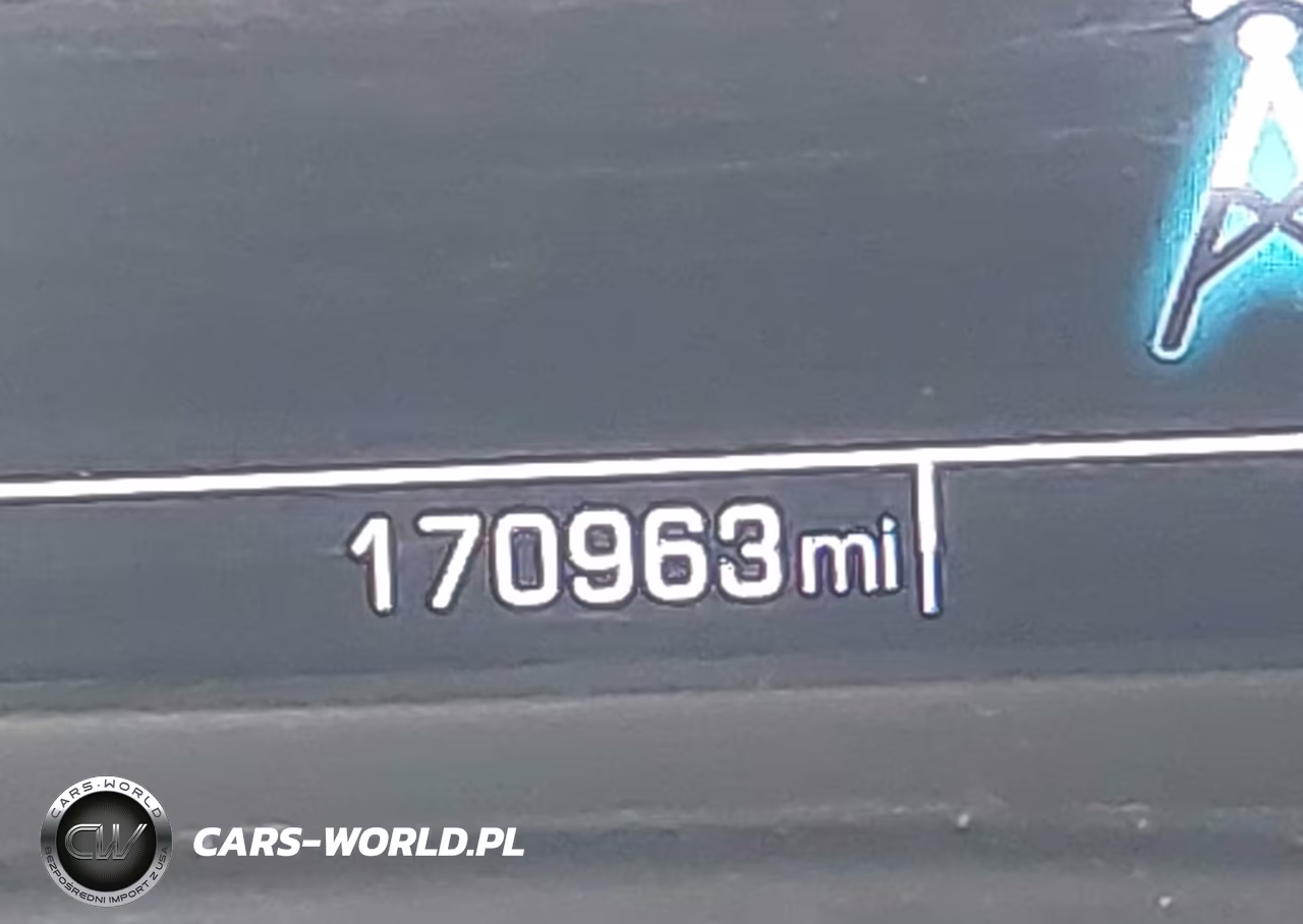 2018 Chevrolet Tahoe Ls VIN:1GNSKAKC6JR138792 - 16