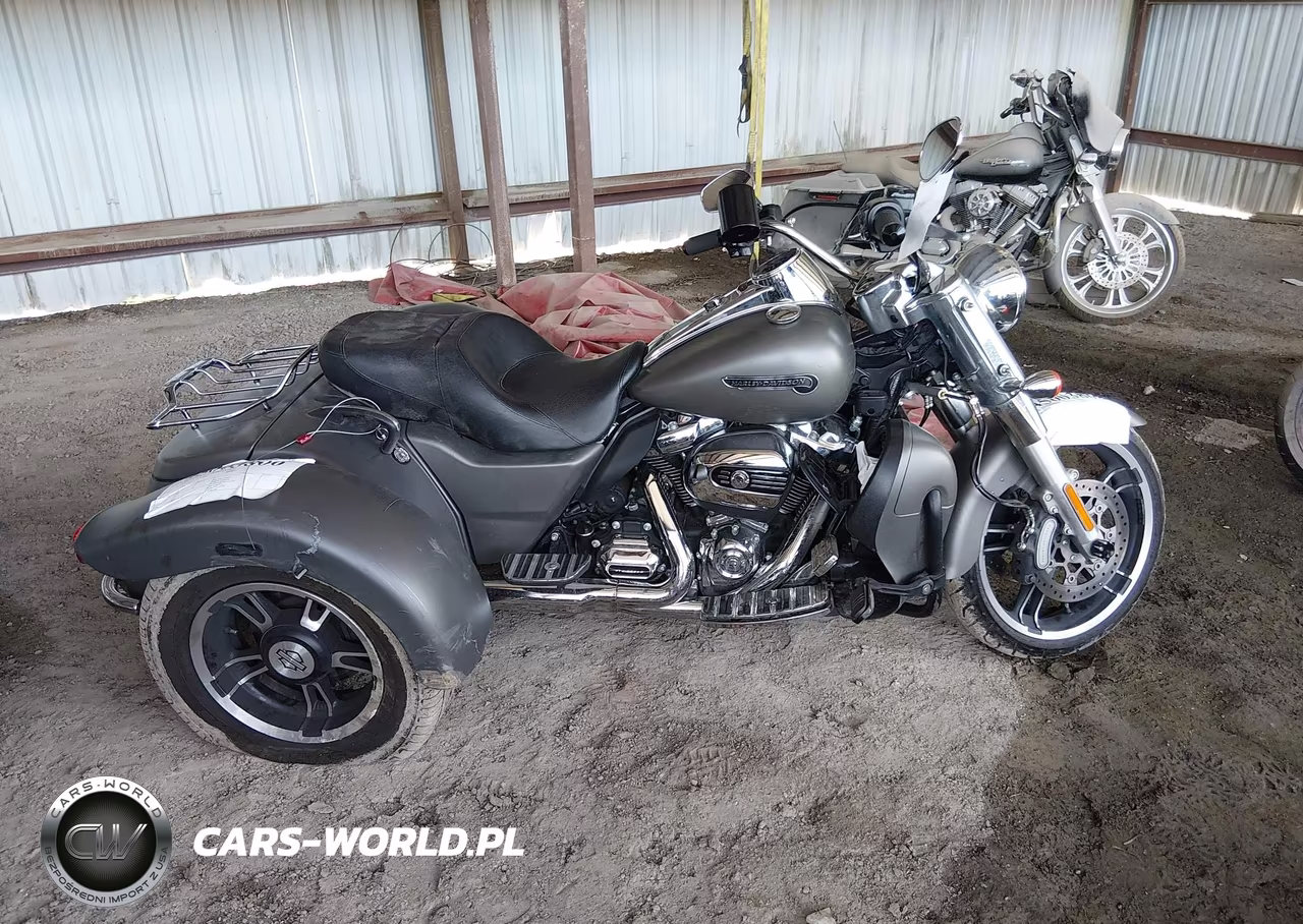 2018 Harley-Davidson Flrt Free Wheeler VIN:1HD1MCC13JB850725 - 13