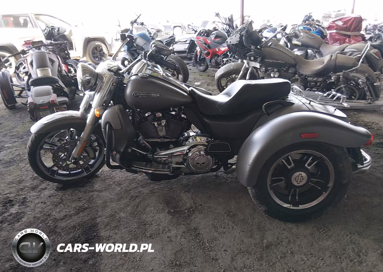 2018 Harley-Davidson Flrt Free Wheeler VIN:1HD1MCC13JB850725 - 14