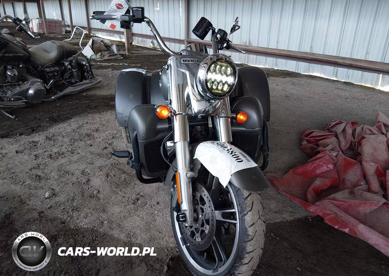 2018 Harley-Davidson Flrt Free Wheeler VIN:1HD1MCC13JB850725 - 5