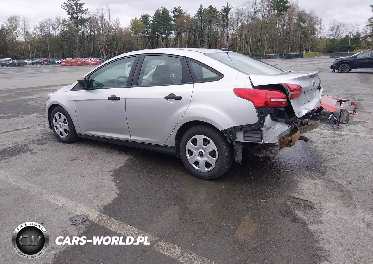 2018 Ford Focus S VIN:1FADP3E21JL310169 - 3