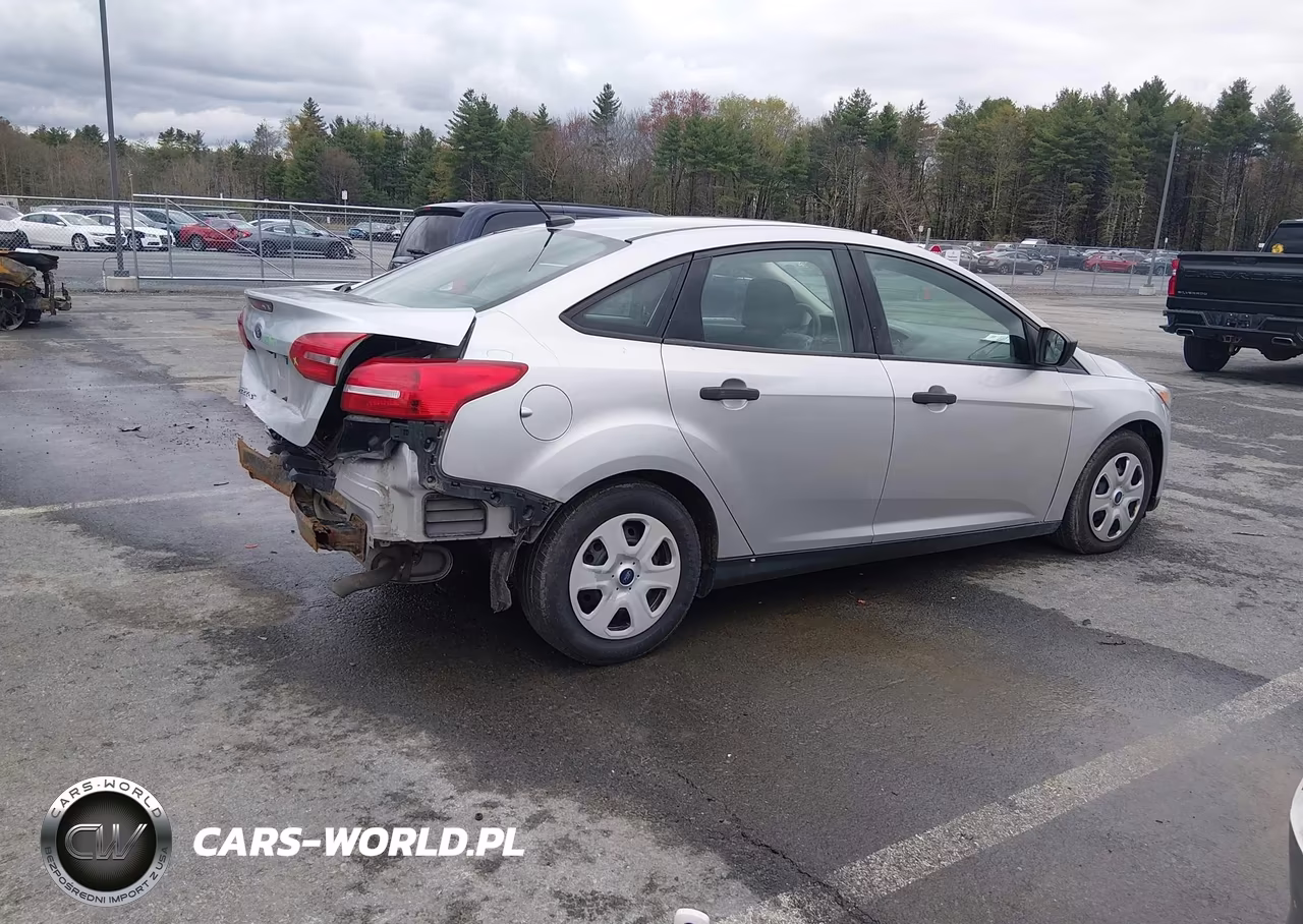 2018 Ford Focus S VIN:1FADP3E21JL310169 - 4