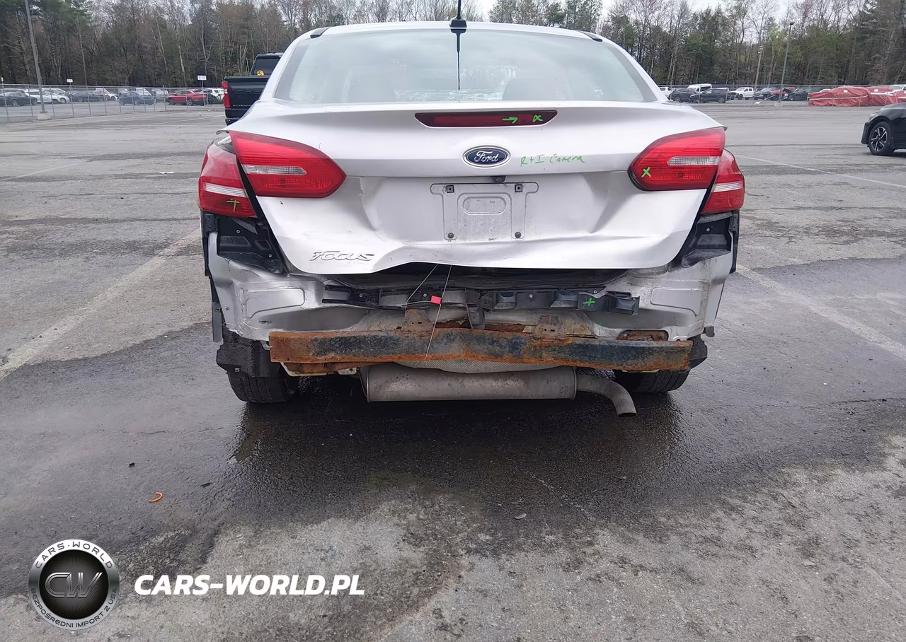 2018 Ford Focus S VIN:1FADP3E21JL310169 - 6