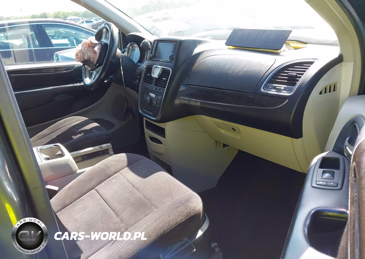 2011 Chrysler Town & Country Touring VIN:2A4RR5DG6BR646888 - 5