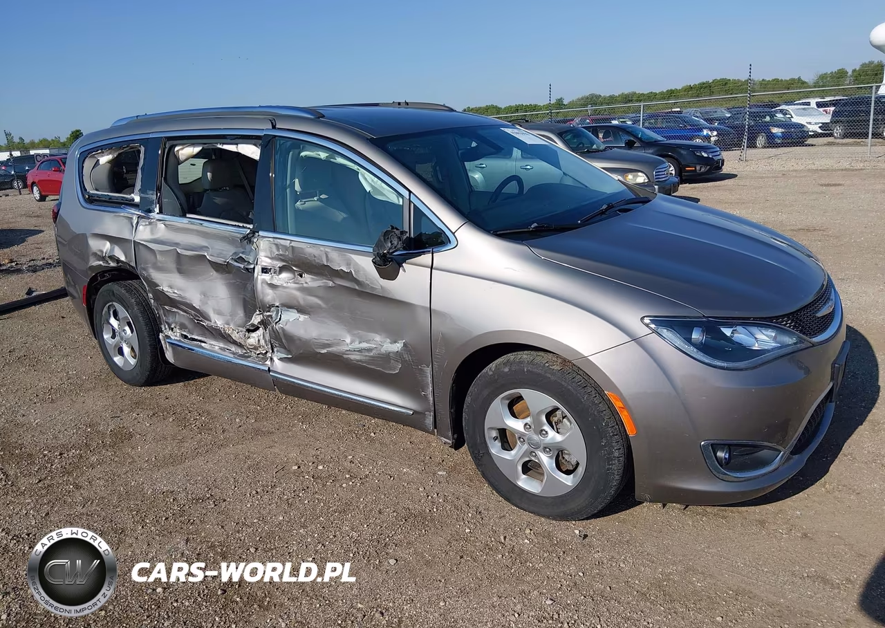 2017 Chrysler Pacifica Touring-L Plus – zdjęcie 1 z 16