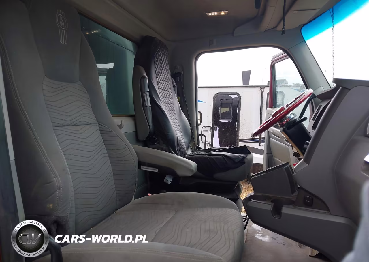 2017 Kenworth T680 VIN:1XKYD49XXHJ157561 - 7