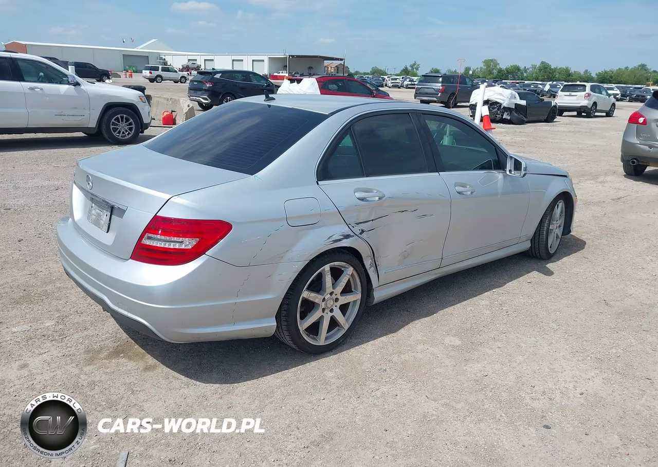 2014 Mercedes-Benz C 250 Luxury-Sport VIN:WDDGF4HB0EA959478 - 4