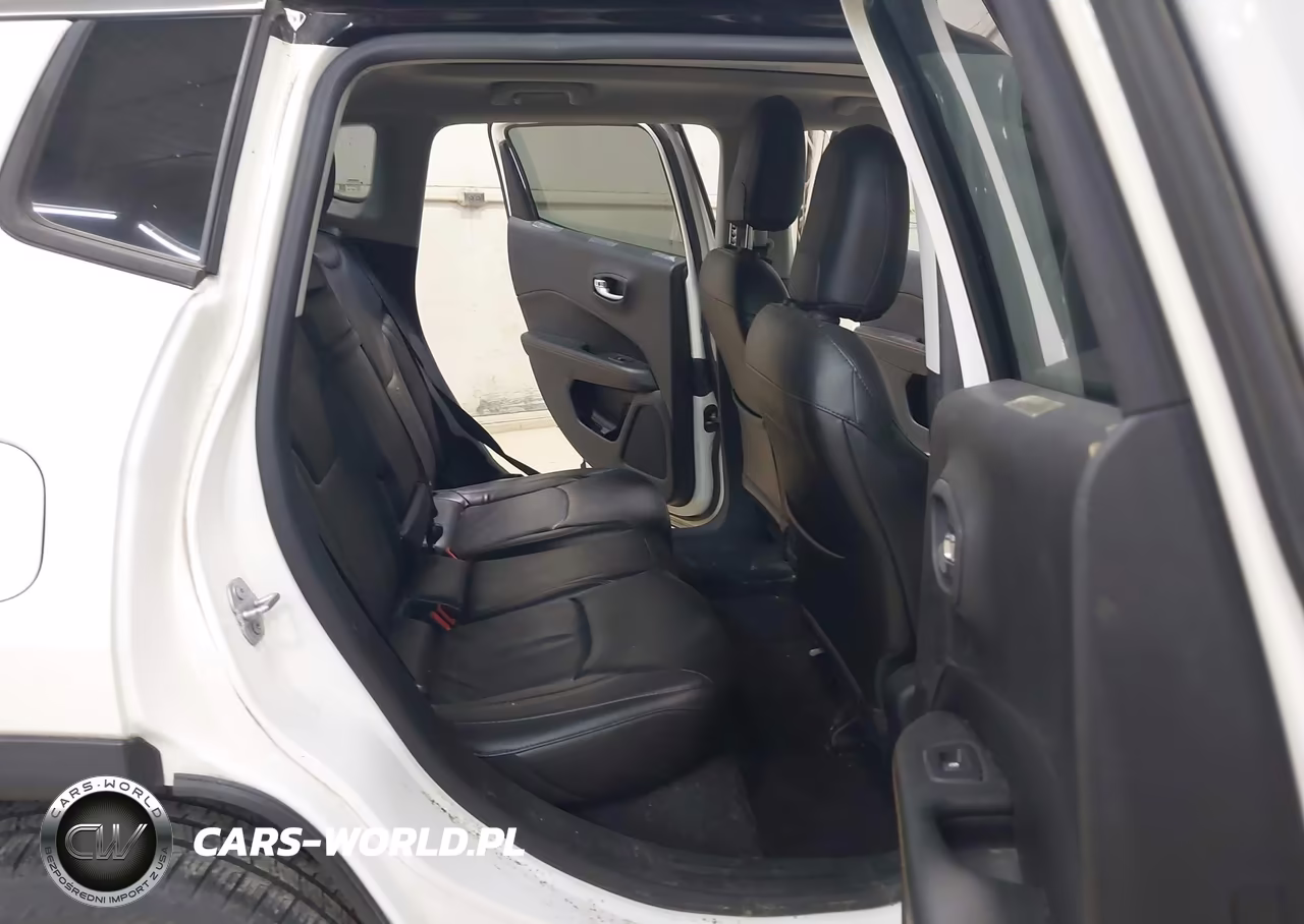 2018 Jeep Compass Limited 4X4 VIN:3C4NJDCB0JT396393 - 8
