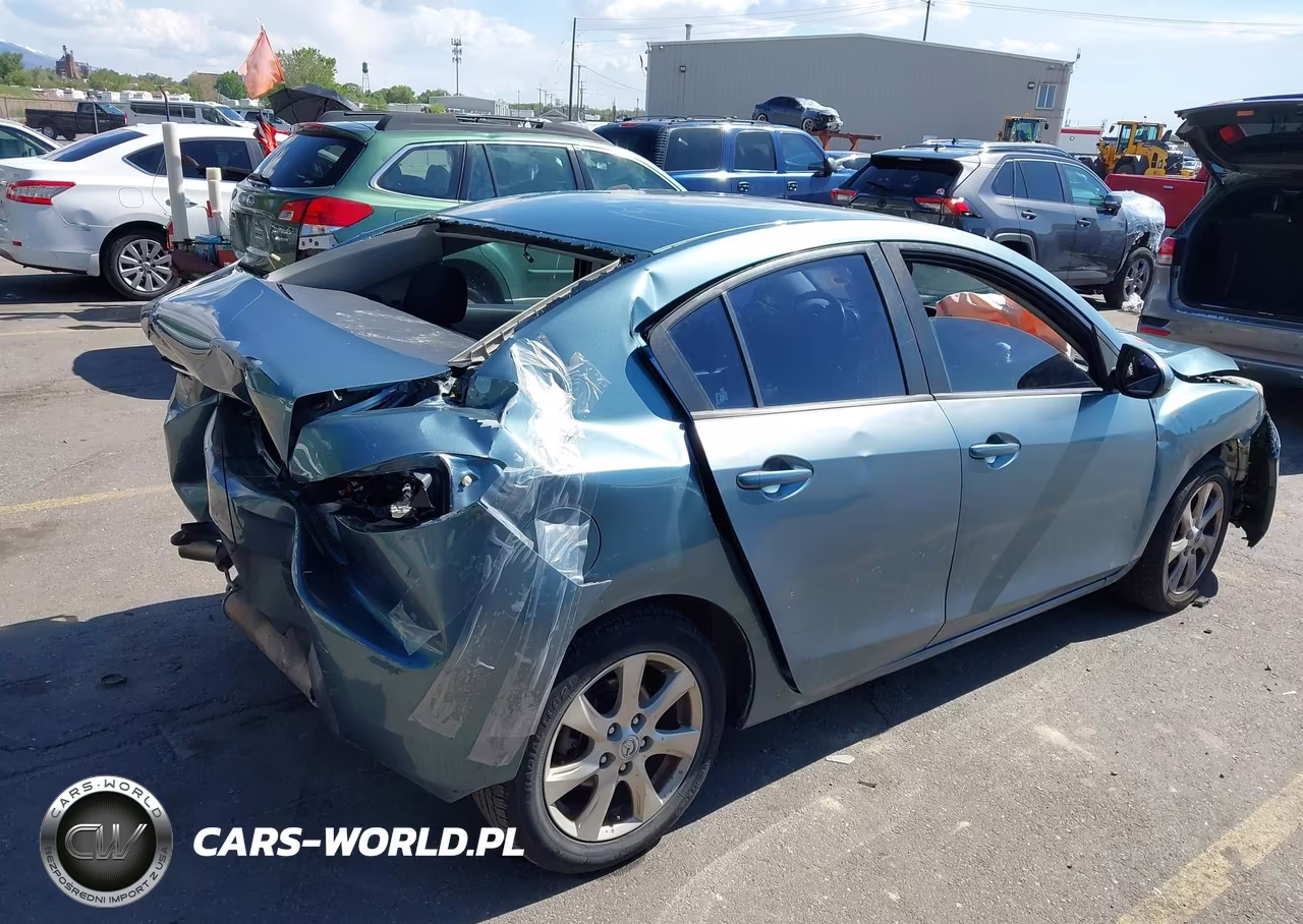 2011 Mazda Mazda3 I Touring VIN:JM1BL1VF0B1481304 - 4
