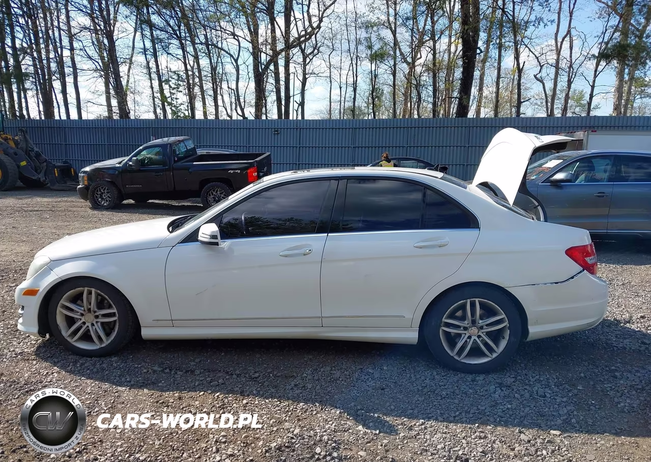 2013 Mercedes-Benz C 300 Sport 4Matic VIN:WDDGF8AB7DR247616 - 14