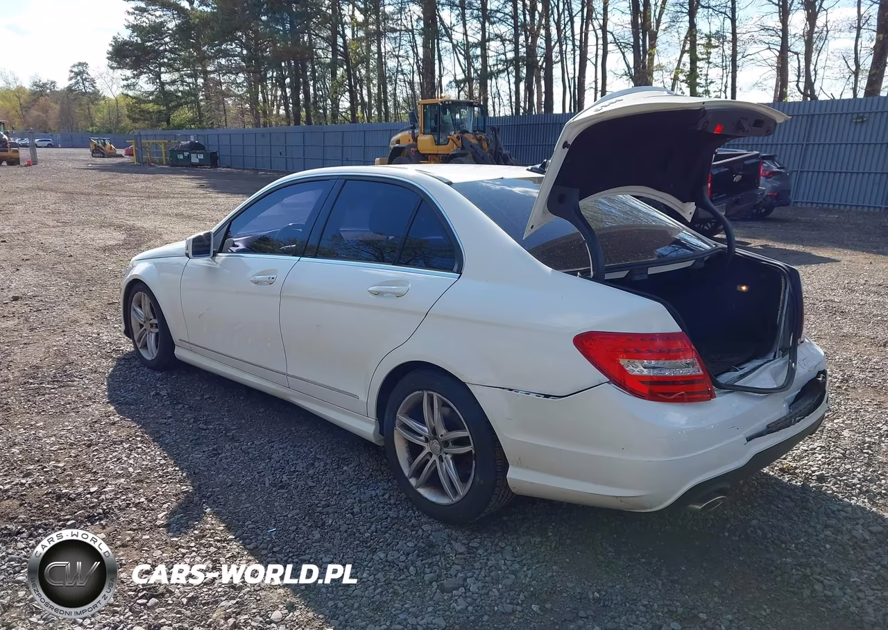 2013 Mercedes-Benz C 300 Sport 4Matic VIN:WDDGF8AB7DR247616 - 3