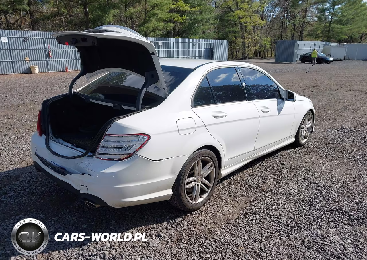 2013 Mercedes-Benz C 300 Sport 4Matic VIN:WDDGF8AB7DR247616 - 4