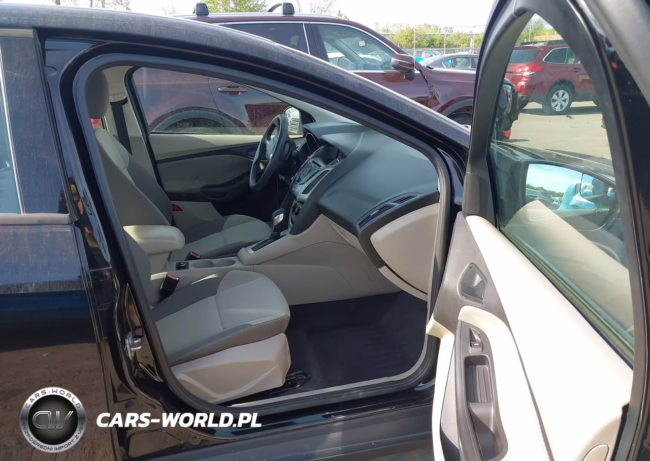 2012 Ford Focus Se VIN:1FAHP3F20CL261842 - 5