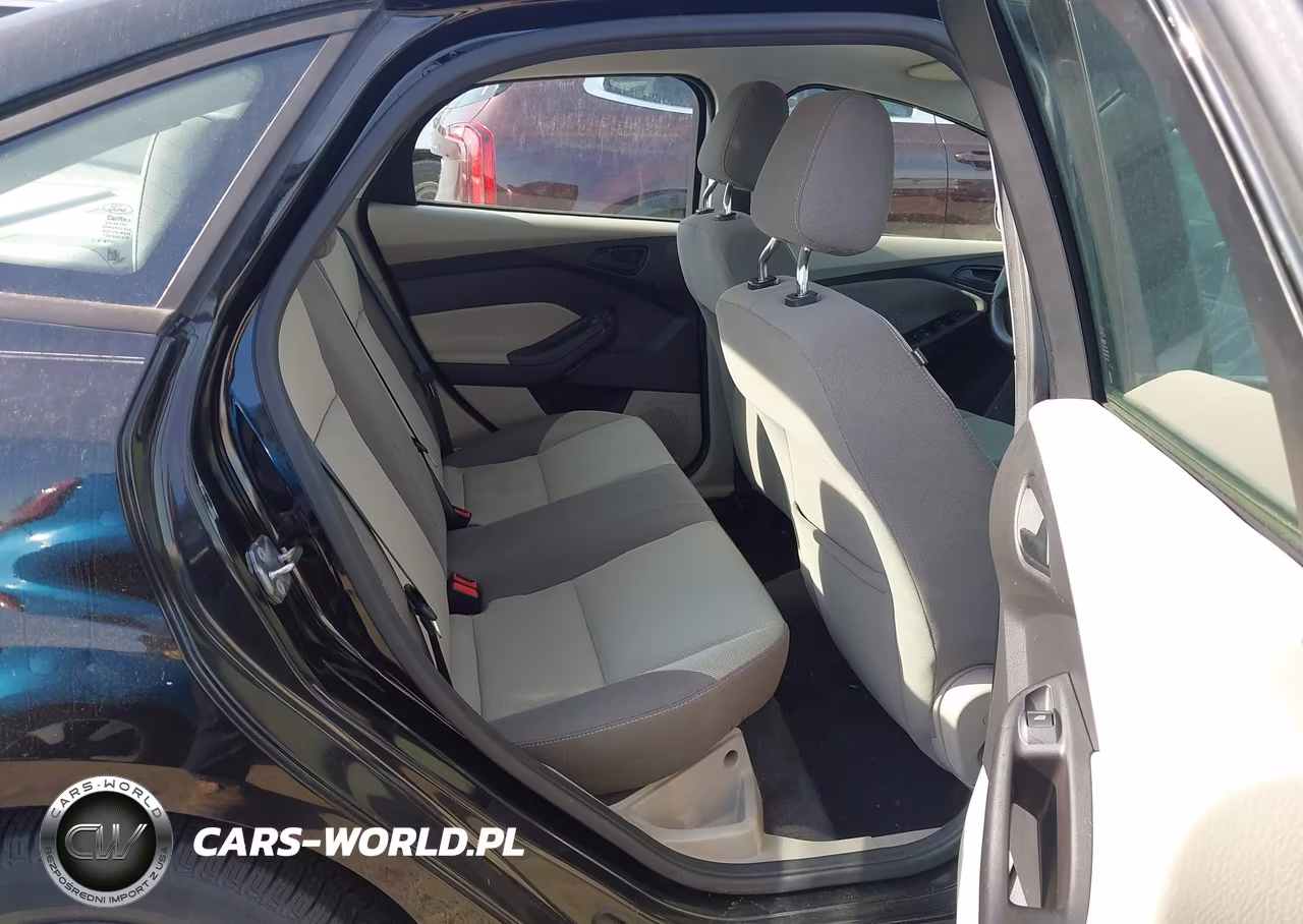 2012 Ford Focus Se VIN:1FAHP3F20CL261842 - 8