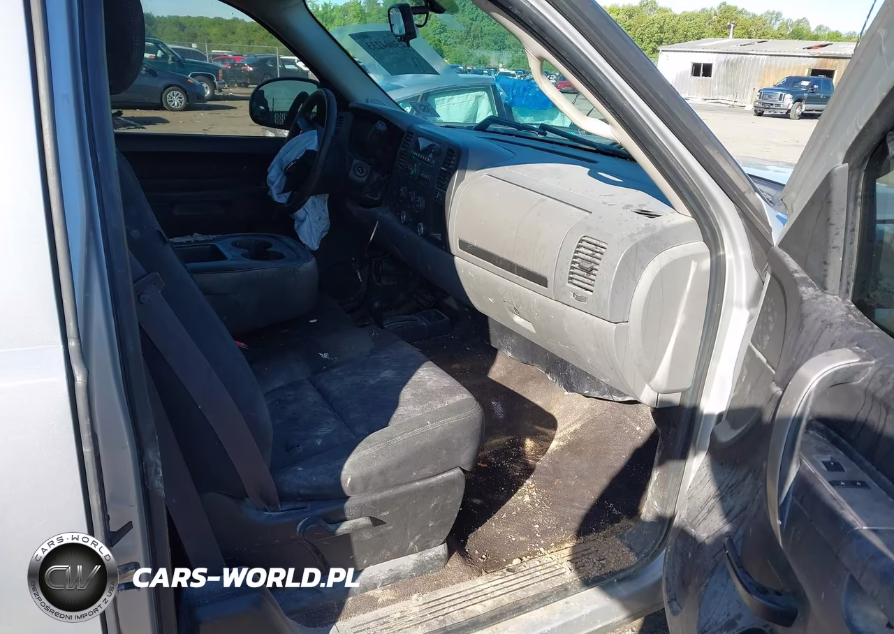 2010 Chevrolet Silverado 1500 Ls VIN:1GCSKREA0AZ205453 - 5