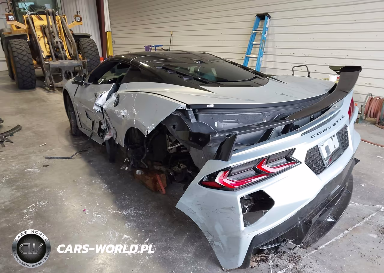 2021 Chevrolet Corvette Stingray VIN:1G1YB2D4XM5115714 - 3