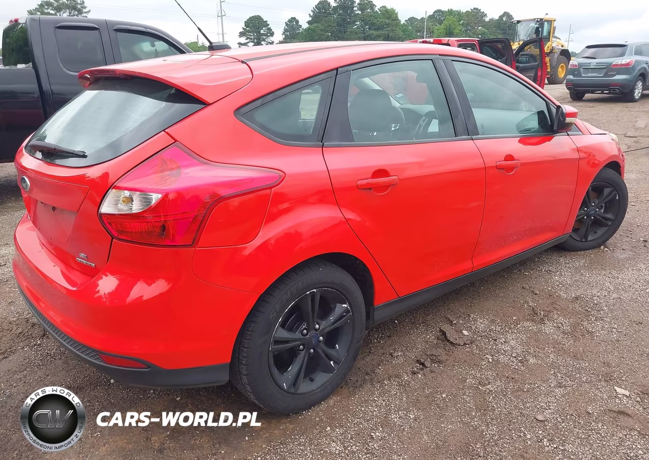 2014 Ford Focus Se VIN:1FADP3K20EL362404 - 4