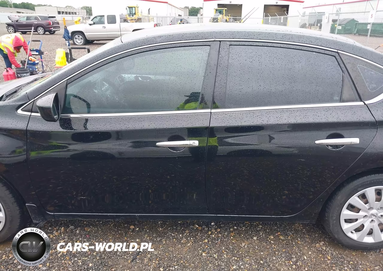 2018 Nissan Sentra S VIN:3N1AB7AP6JY340489 - 14