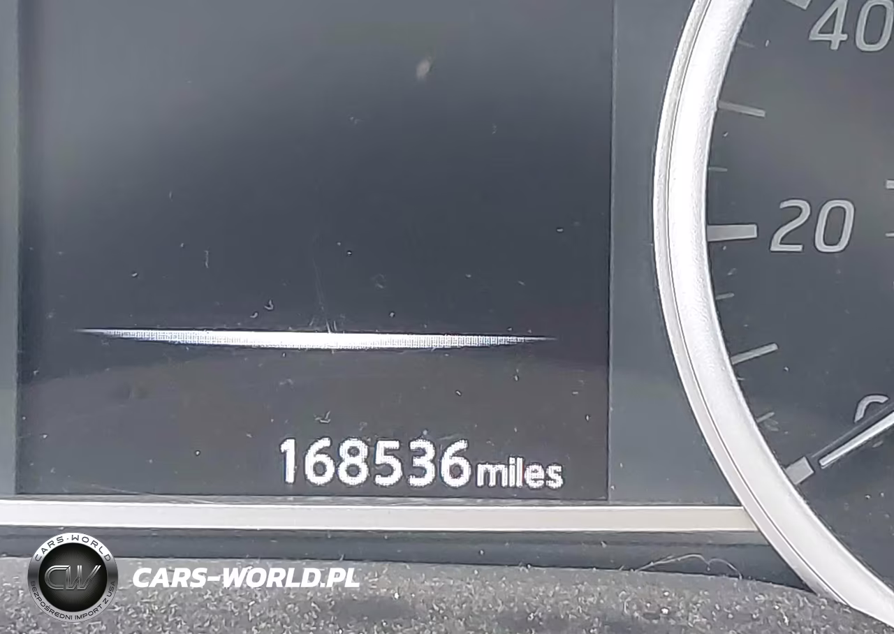 2018 Nissan Sentra S VIN:3N1AB7AP6JY340489 - 15