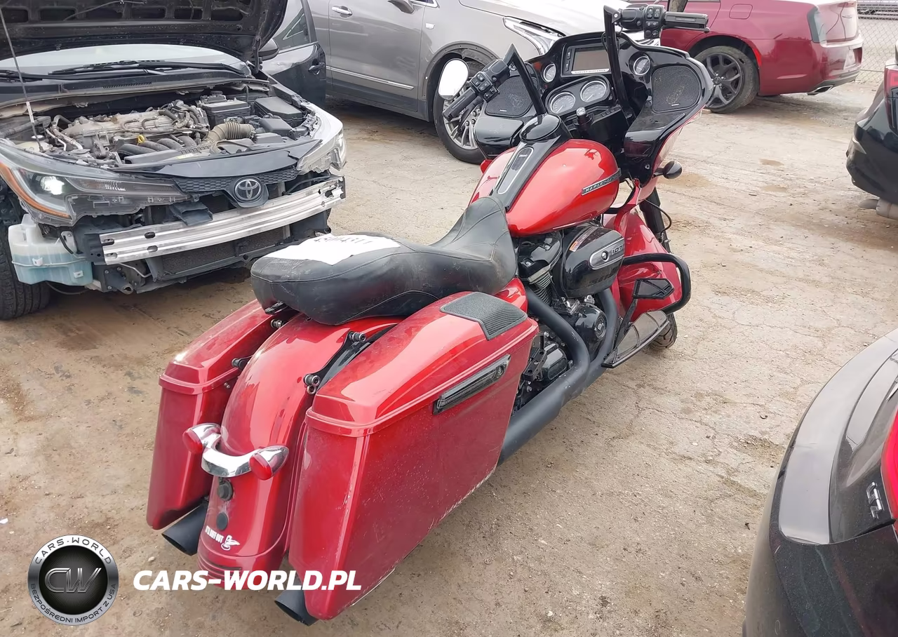 2018 Harley-Davidson Fltrxs Road Glide Special VIN:1HD1KTC14JB624053 - 4
