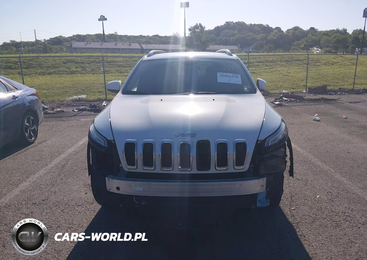 2017 Jeep Cherokee Latitude 4X4 VIN:1C4PJMCS2HW510780 - 12